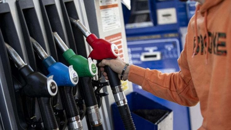 Benzina, Finlandia più cara, Bulgaria più conveniente: ecco quanto costa in Europa