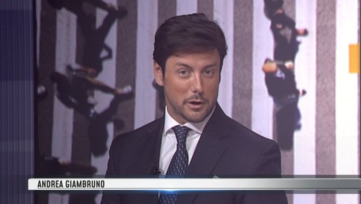 Andrea Giambruno, compagno di Meloni, torna in video e conduce il programma Mediaset su Messina Denaro