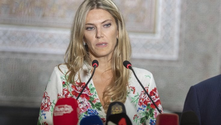 Qatargate, prorogata la carcerazione di  Eva Kaili. Ma i legali denunciano: "Sottoposta a tortura"