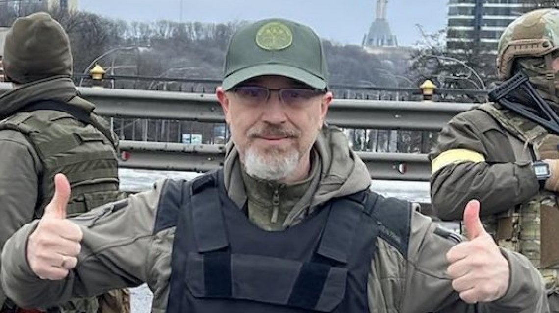 Una foto da Twitter del ministro della Difesa ucraino Oleksij Reznikov