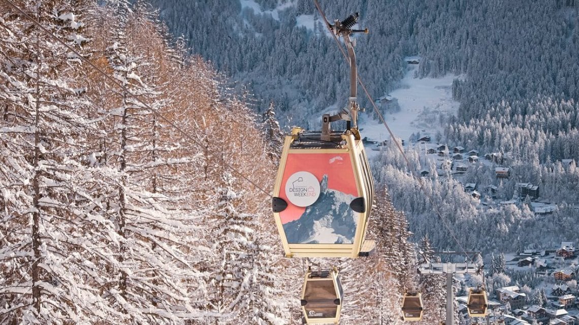 La cabinovia Dolonne di Courmayeur si trasforma in una galleria di design sospesa nel paesaggio