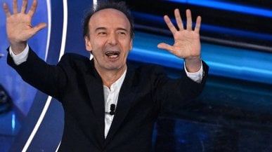 Benigni a Mattarella: "Suo padre tra i Costituenti, cos&igrave; la Costituzione &egrave; sua sorella"