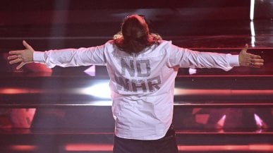Gianluca Grignani, l'accusa dei social: ha bestemmiato. Ma lui smentisce