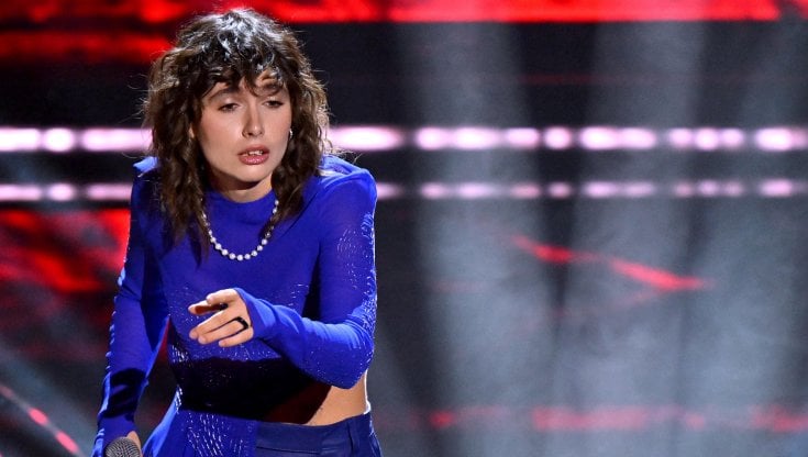 Madame durante la sua esibizione nella terza serata del Festival di Sanremo 2023