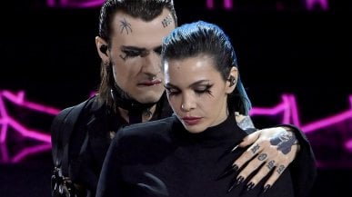 Con Rosa Chemical sul palco di Sanremo debutta anche un sex toy
