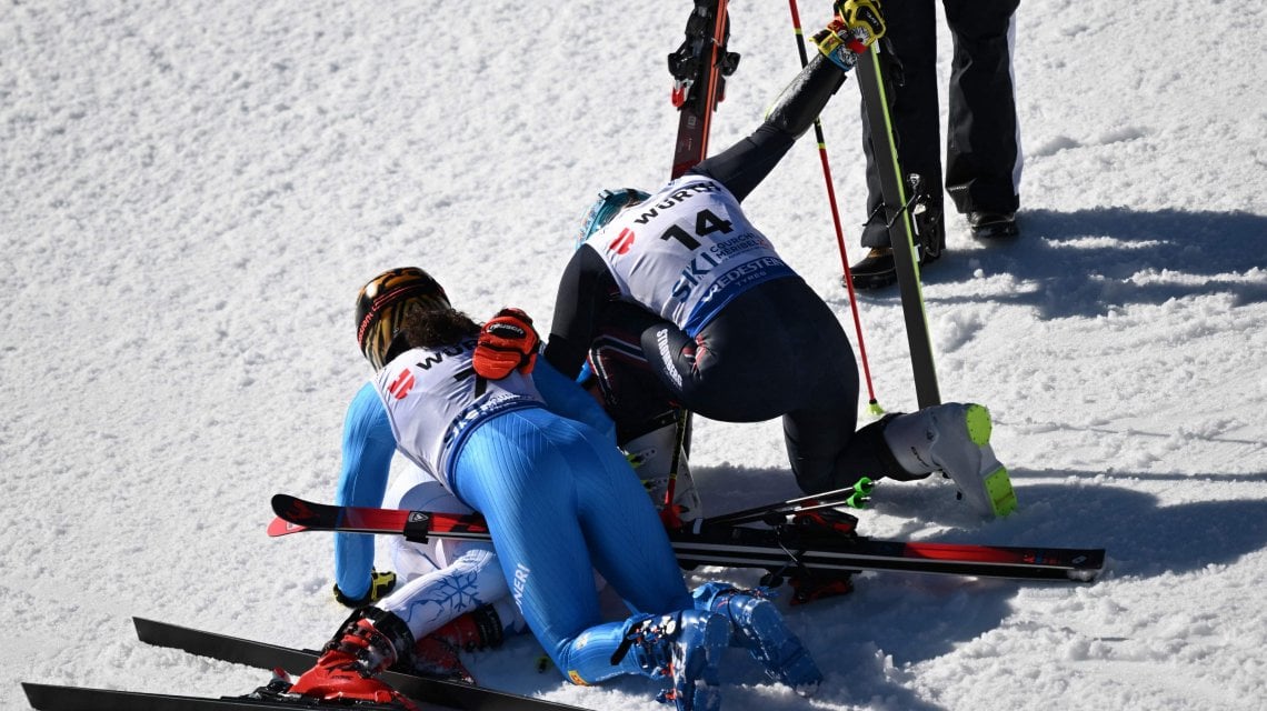 Federica Brignone e Ragnhild  Mowinckel festeggiano Mikaela Shiffrin