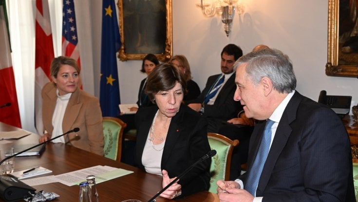 G7: "Sostenere l'Ucraina anche fornendo assistenza militare e di difesa"