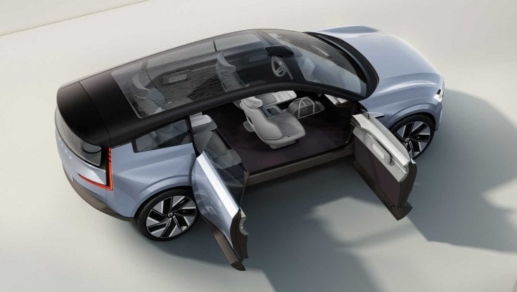 Volvo Recharge, finalmente in mostra l'auto che prende e restituisce l'energia