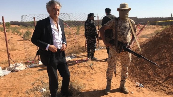 Il filosofo francese Bernard-Henri L&eacute;vy sotto il tiro delle milizie libiche a Misurata