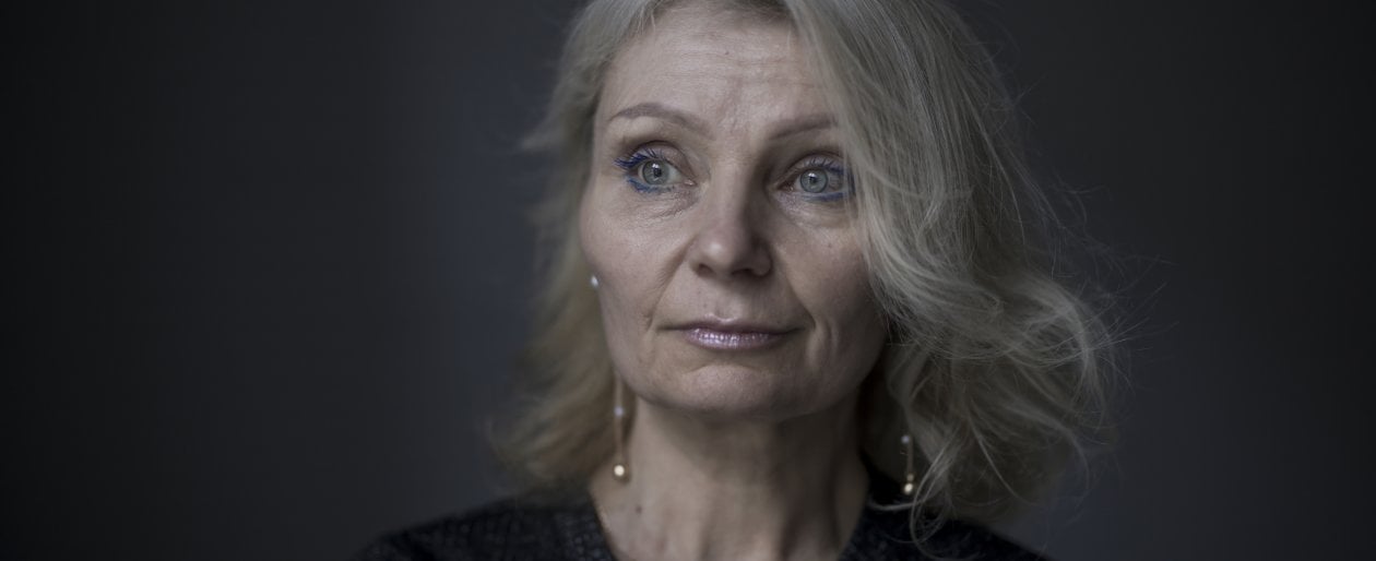 Un ritratto di Olga Kurylo in Polonia, a un anno di distanza dall'inizio della guerra / Foto Macieck Nabrdalik / VII Agency