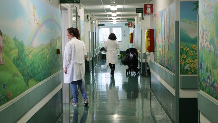 Medici italiani insoddisfatti, uno su tre cambierebbe lavoro