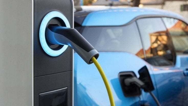 Unrae: "L'Italia resta ultima sull'elettrico: urge piano del governo"