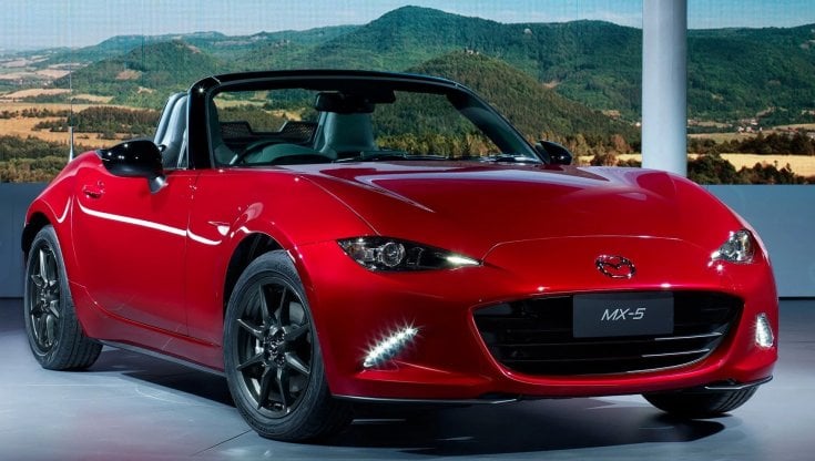 Mazda MX-5, la spider più venduta del mondo. Il test, le caratteristiche e il listino