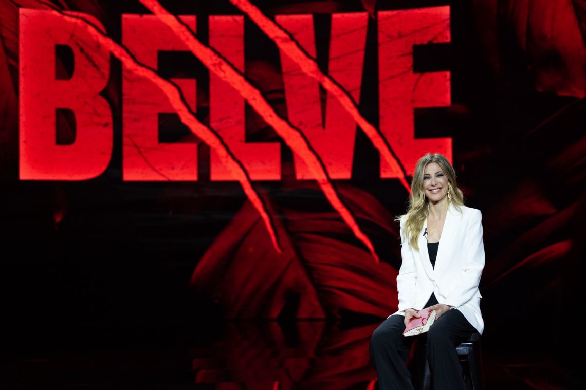 Francesca Fagnani nell studio di 'Belve'