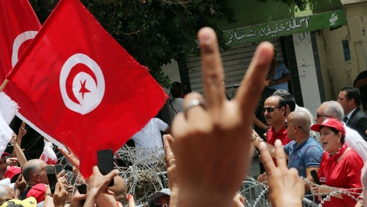 Tunisia: arresti arbitrari e campagne di odio sui social network contro le persone migranti provenienti dall’Africa sub-sahariana 