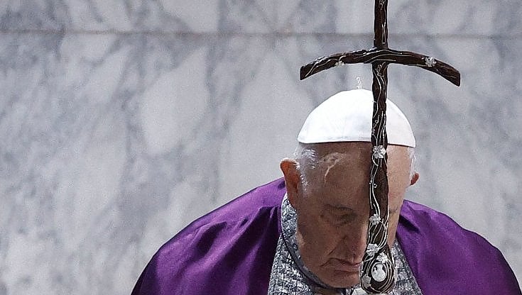 Giro di vite del Papa sui beni del Vaticano: "È tutto della Santa Sede, nessun ente può reclamarne la proprietà"