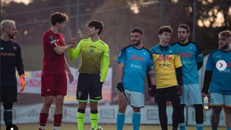 Alessandro Iuliano prima di un Roma-Napoli Primavera