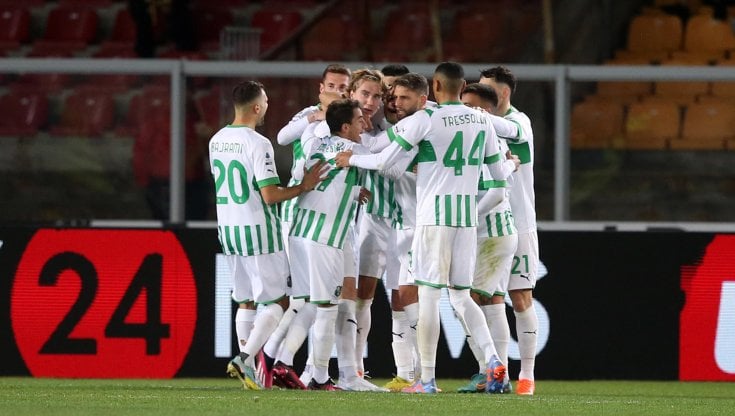 Thorstvedt festeggiato dopo il gol vittoria