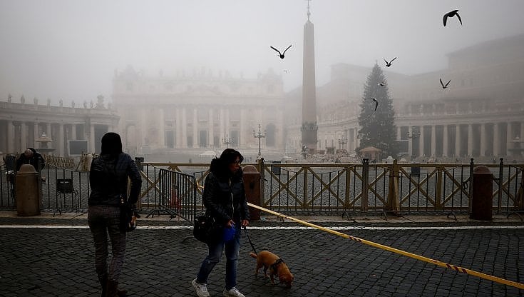 Quei vecchi clientelismi banditi dal Vaticano: la cura di Francesco contro gli affari opachi
