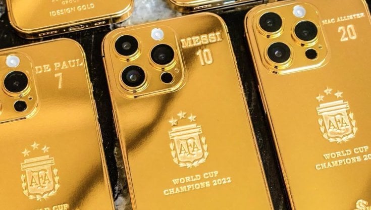 Il telefono che Messi ha regalato ai compagni dell'Argentina