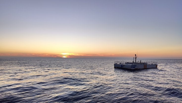 Rinnovabili: ecco come Eni porta l'energia elettrica a Pantelleria con il moto delle onde