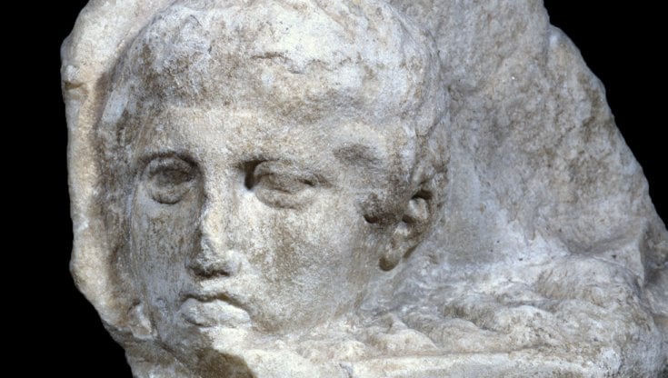 Uno dei frammenti del Partenone&nbsp; 'donato' dal Vaticano alla Grecia (foto Musei Vaticani)