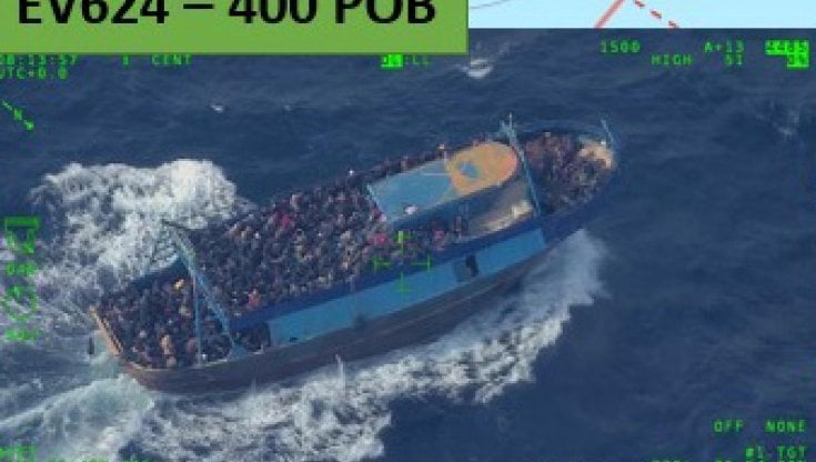 Il barcone dei migranti soccorso