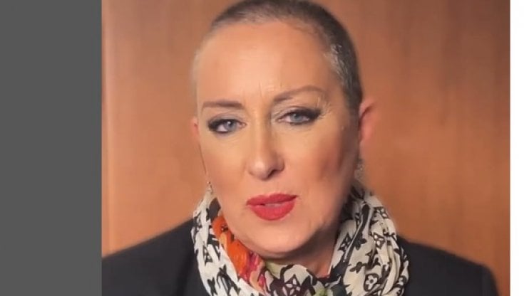Carolyn Smith taglia i capelli a zero: "Il tumore è tornato"