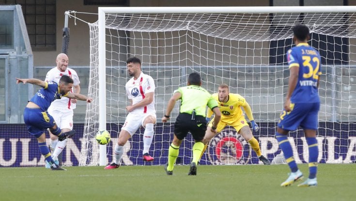 Verona-Monza 1-1: Sensi risponde a Verdi, ma per i veneti è un punto che serve a poco