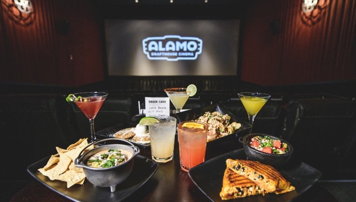 Cinema comodo, cibo buono e "all you can see". Ecco come negli Usa si fronteggia la crisi delle sale