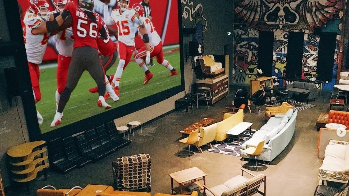 Il New Parkway Theatre di Oakland, in California (Foto dall'account Instagram del cinema)