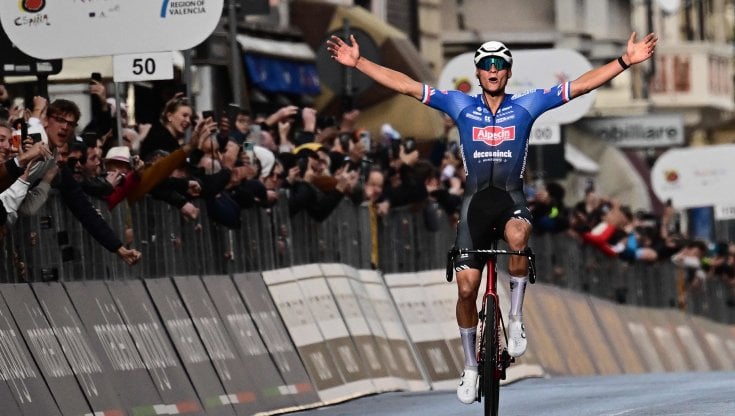 Mathieu Van der Poel vince la Milano-Sanremo