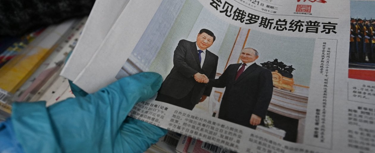 Xi Jinping a Mosca, il giorno degli accordi economici: ecco come la Cina sta "mangiando" la Russia 