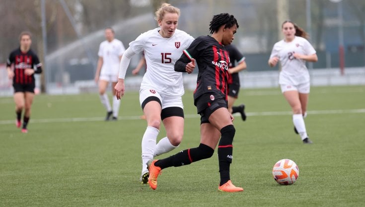 Calcio femminile, Milan all'americana. Thomas: "Non costringiamo le ragazze a scegliere tra scuola e sport". Lung: "Stesso stipendio degli uomini"