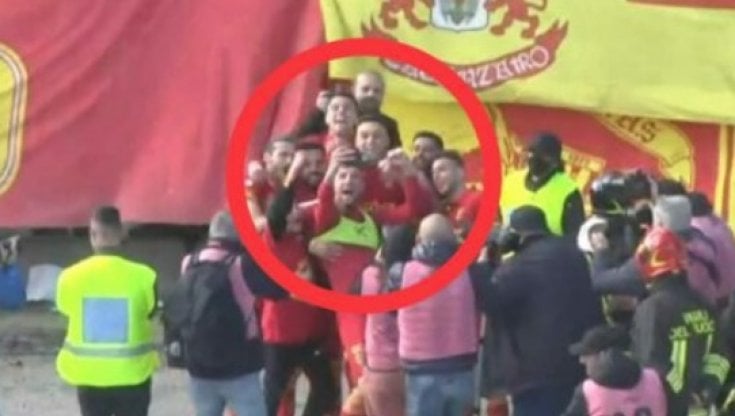Il selfie di Cianci sotto la curva del Catanzaro