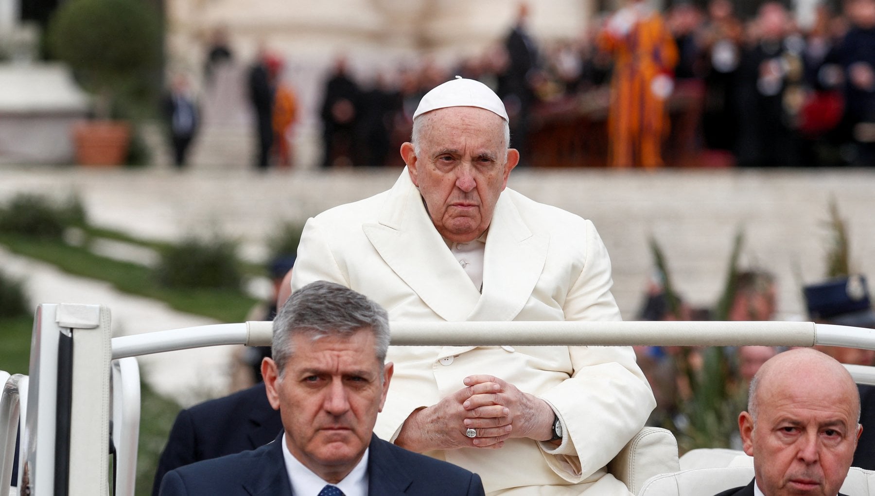 Papa Francesco, è successo poco fa durante la messa per la domenica delle Palme: lui si è…
