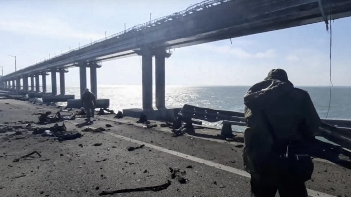 Il ponte della Crimea dopo l'attacco dello scorso ottobre