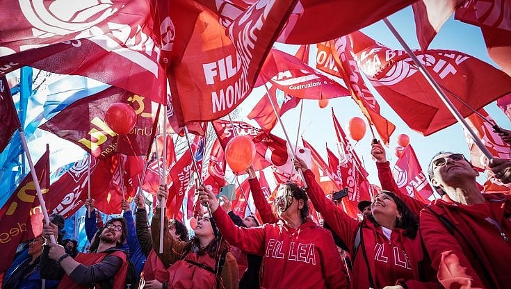 La manifestazione degli edili di Cgil e Uil di sabato primo aprile