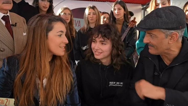 Sofia Goggia con Madame e Fiorello (foto raiplay)