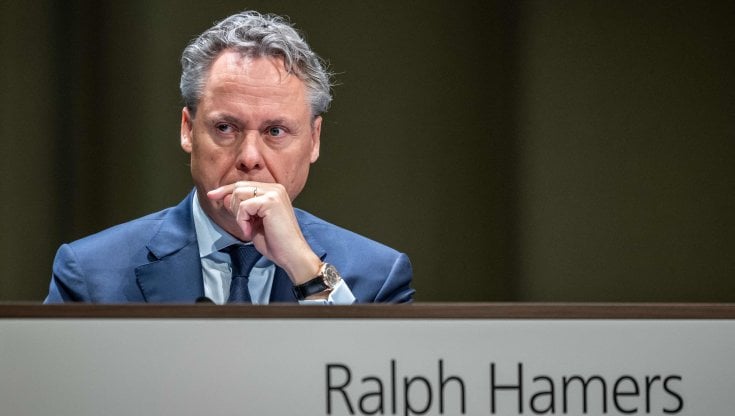 Ubs, il ceo uscente Hamers rassicura gli azionisti dopo le nozze con Credit Suisse: "La nuova banca sarà ancora più forte"