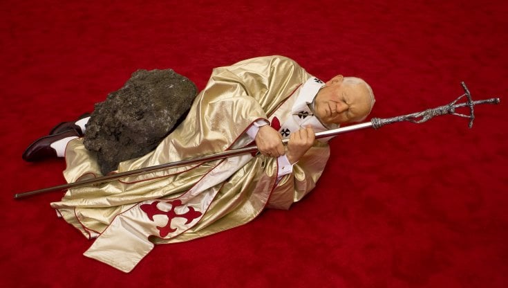 La Nona Ora, 1999 - di Maurizio Cattelan 