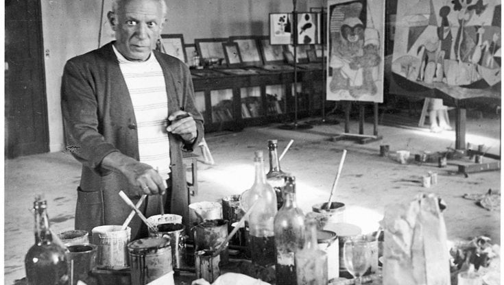 Pablo Picasso nel suo atelier