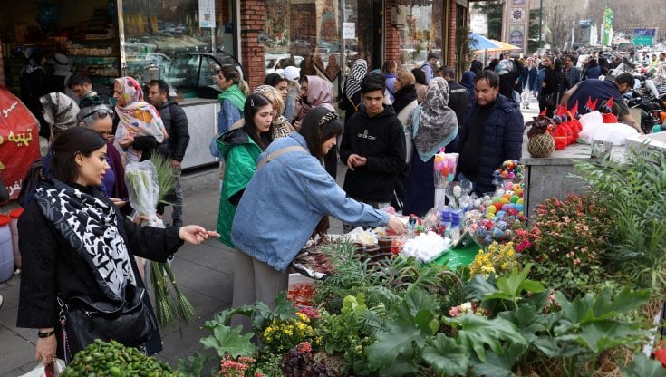 Iran, telecamere nei luoghi pubblici per individuare le donne senza velo