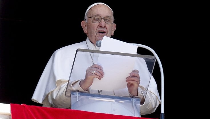 Papa Francesco racconta il suo malore a un confidente: "Ho perso conoscenza, me la sono vista brutta"