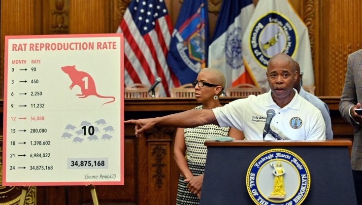 Eric Adams quando a Brooklyn nel 2019 rivendic&ograve; i risultati di una campagna anti-topi