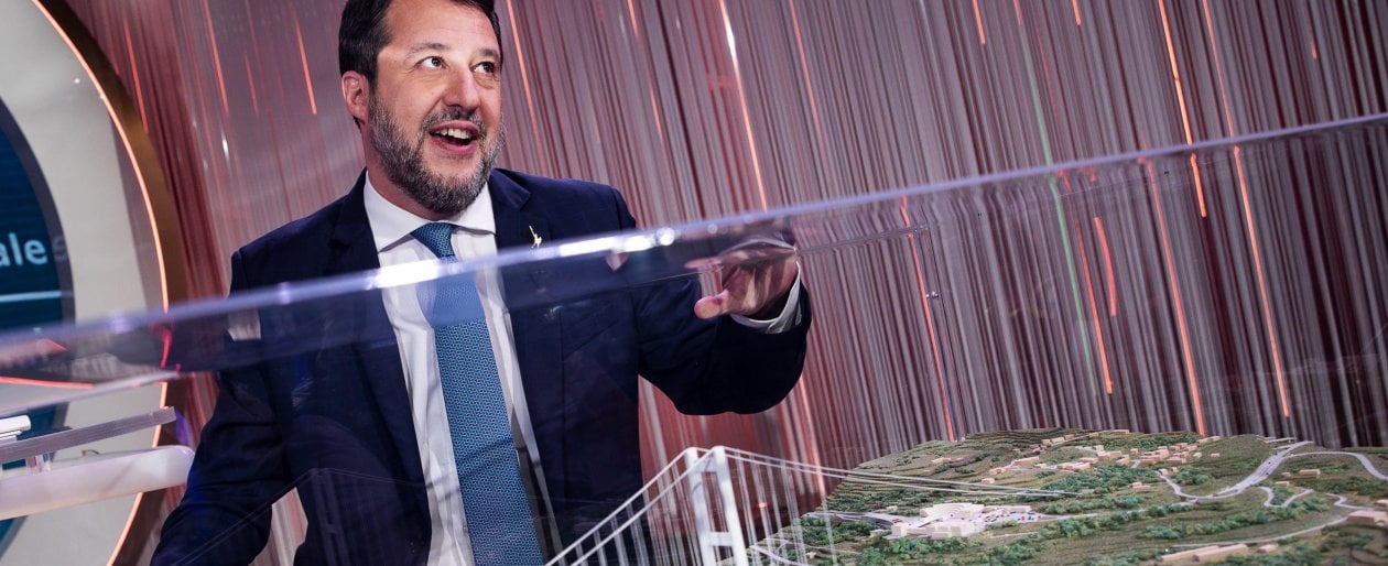Ponte sullo Stretto "senza soldi e già vecchio". Così Salvini però farà rinascere la società-carrozzone che dovrebbe costruirlo