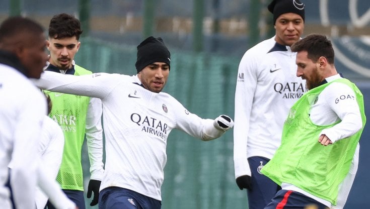 Hakimi in allenamento con il Psg
