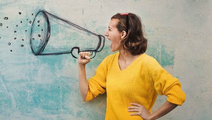 La voce sbagliata e il non corretto modo di parlare genera problemi: la battaglia contro discriminazioni e bullismo per chi ha disturbi del linguaggio