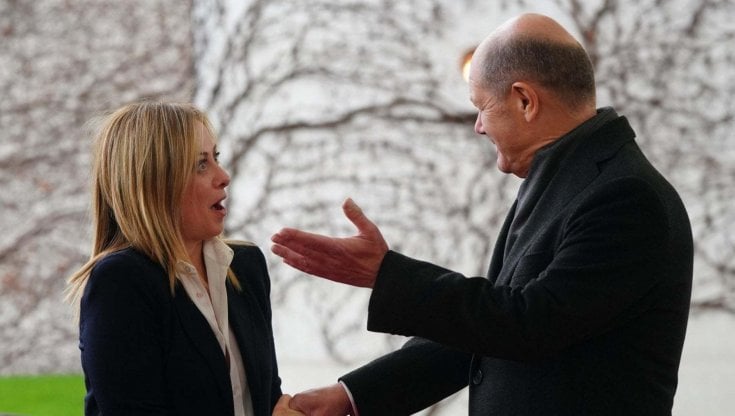 La premier Giorgia Meloni con il cancelliere Olaf Scholz