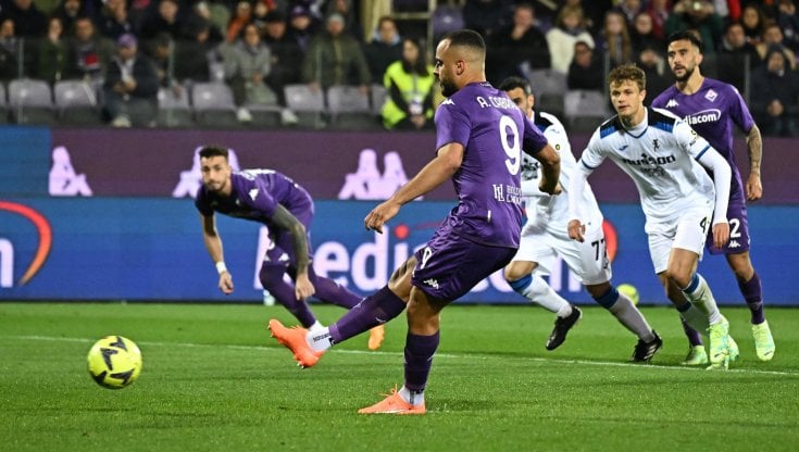Il rigore di Arthur Cabral
